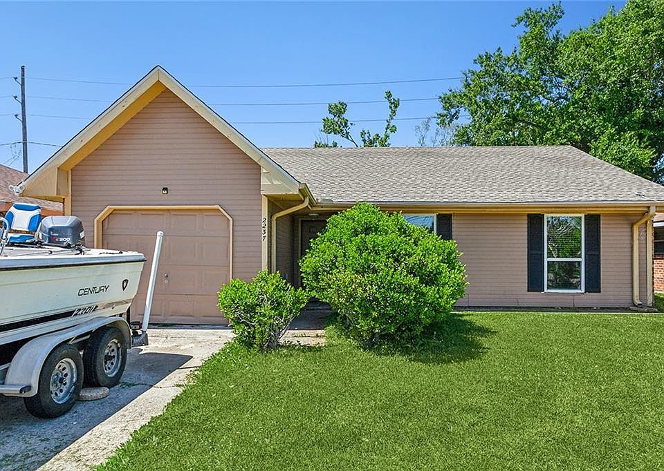 1st image of 2237 Yorktowne Dr