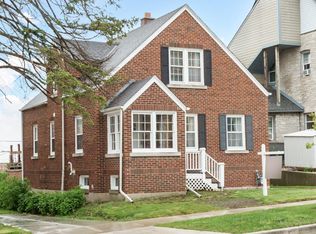 215 N 7th Ave, West Bend, WI 53095