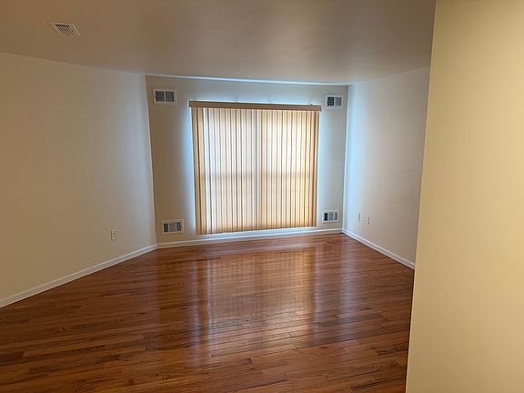 4th image of 951 Westgate Dr S #951