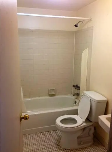 2 bed, 975 sqft, $1,600 — Photo 4