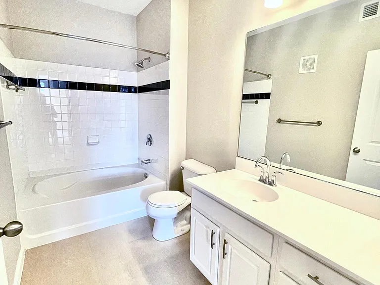 1000 Providence Pl #202 — Photo 9