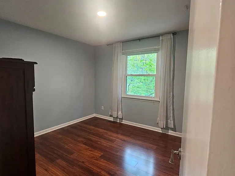 400 Spring Lea Dr — Photo 9