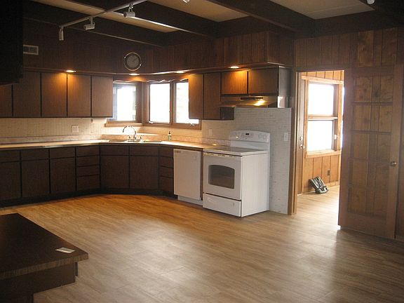3rd image of 1716 W Main St