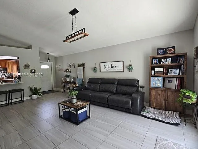 17728 SW 20th St — Photo 9