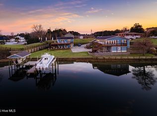 225 Great Neck Hill Rd, Hubert, NC 28539