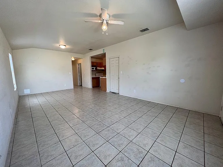 1210 Chaparral St #13B — Photo 16
