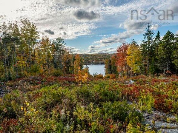 142 Piggott Ave, Fall River, NS B2T 1S6