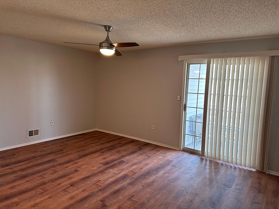 1st image of 498 Witney Ct