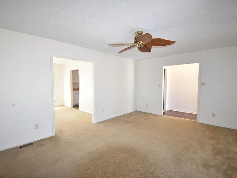 6901 Woodmark Dr — Photo 4