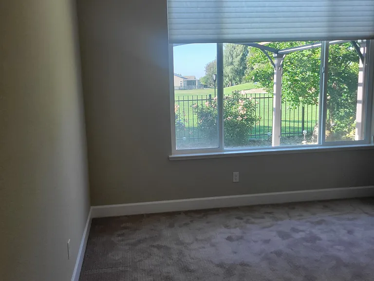 401 Waterwood Dr — Photo 17