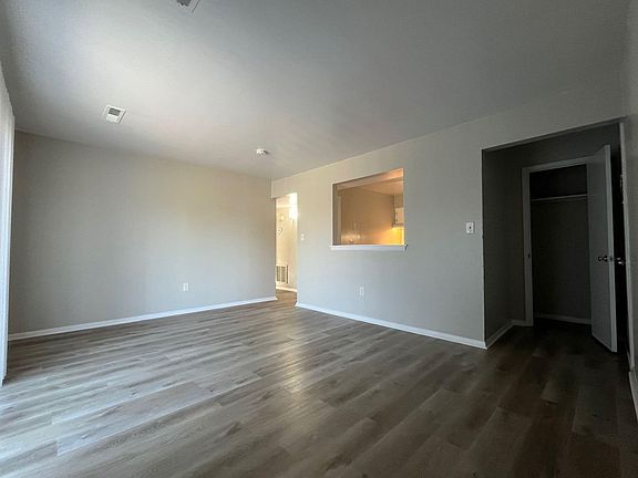 4th image of 709 Drew Ave NE APT 9