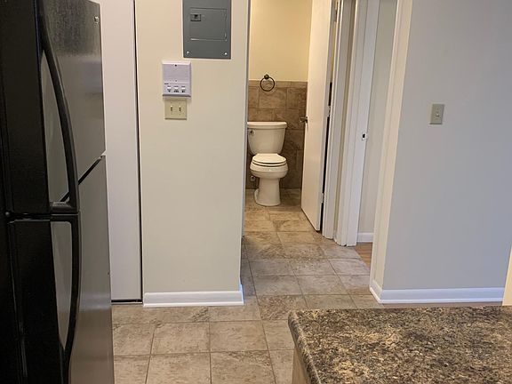 3rd image of 689 Snelling Ave S APT 104