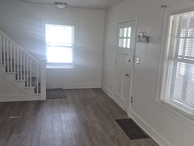 144 Moore St — Photo 4