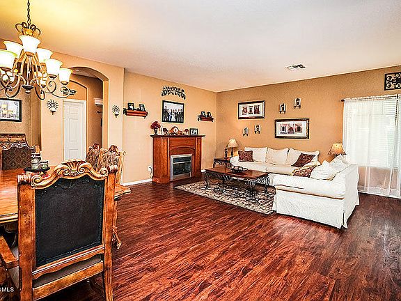 4th image of 814 E Heather Dr