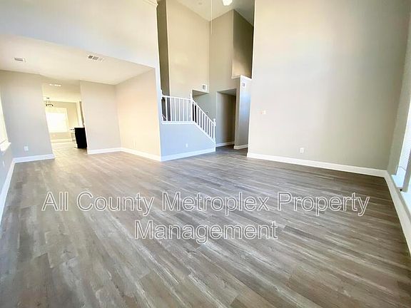 4th image of 3714 Catalina St