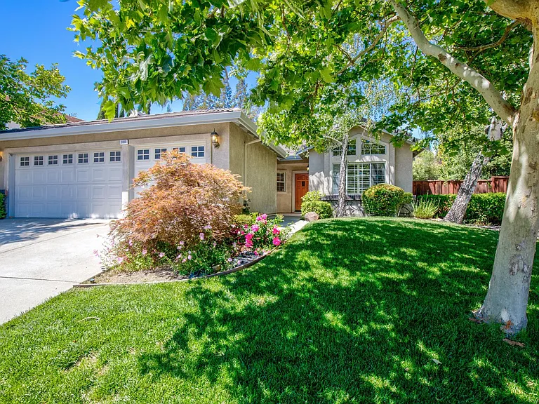 3800 Sheffield Cir — Photo 2