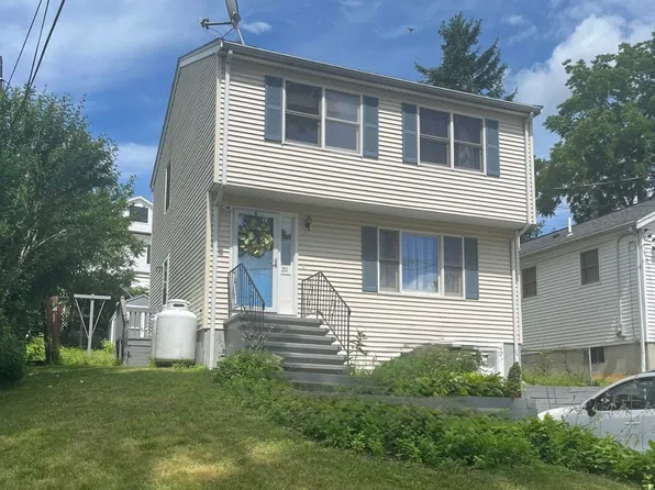 20 Smart St, Waltham, MA 02451