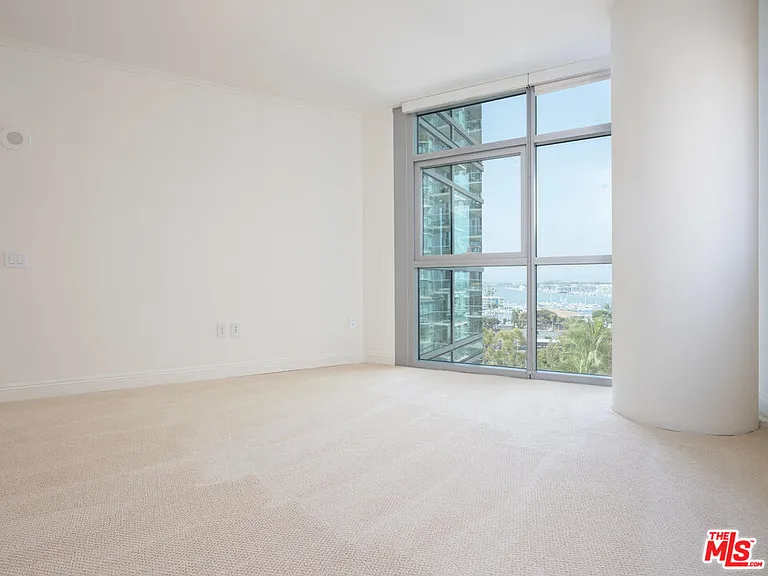 13650 Marina Pointe Dr #905 — Photo 15