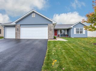 1931 Lafayette Dr, Belvidere, IL 61008