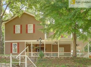 1307 Main St, Parkville, MO 64152
