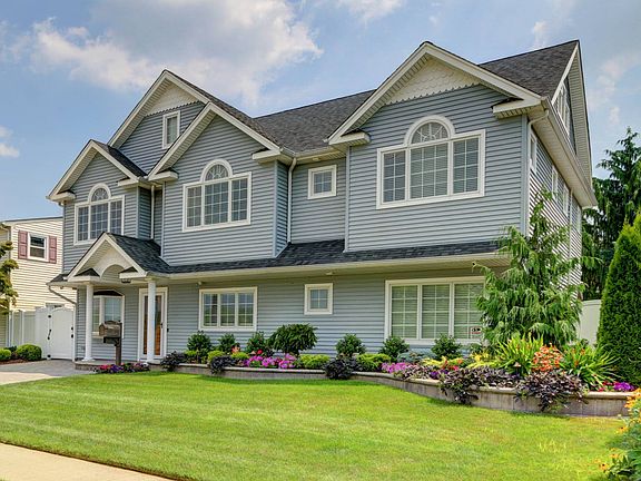 3rd image of 27 Ball Park Ln