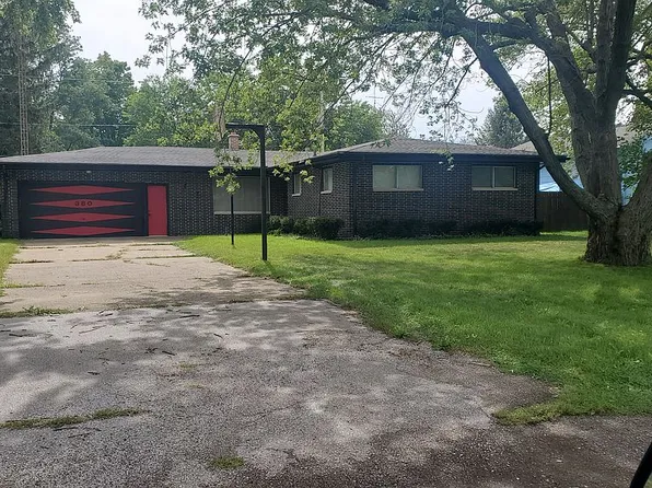 380 Eloise Dr, Benton Harbor, MI 49022