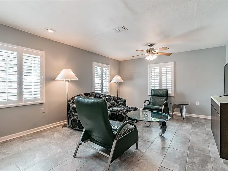 3611 W Anderson Ave — Photo 29