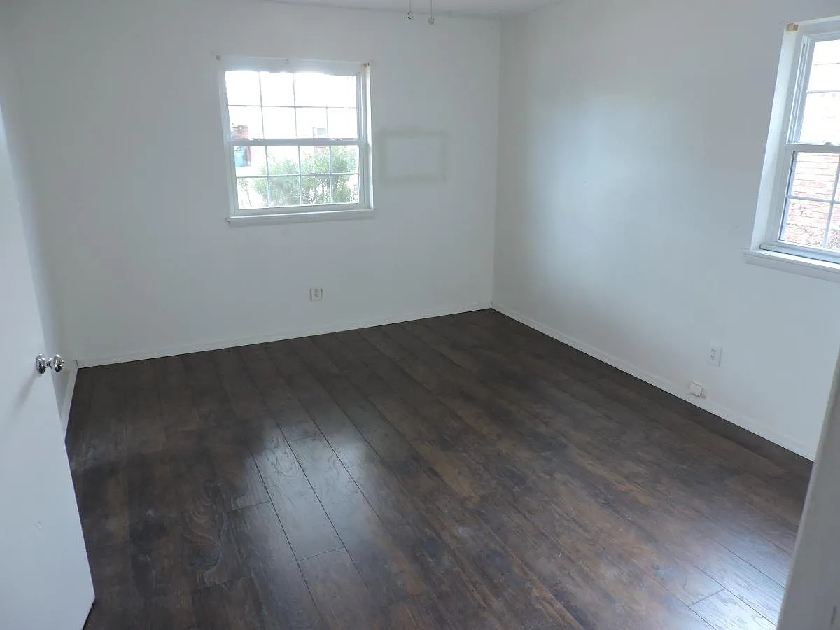 1221 Mcgregor Drive — Photo 3