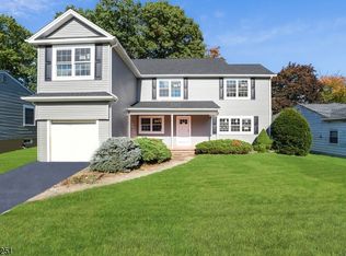 76 Warwick Cir, Springfield, NJ 07081