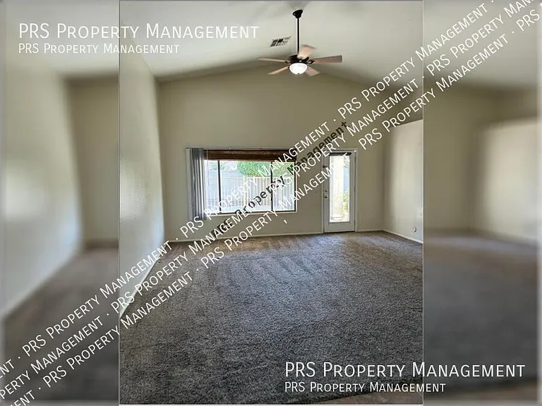 1744 E Robin Ln — Photo 5