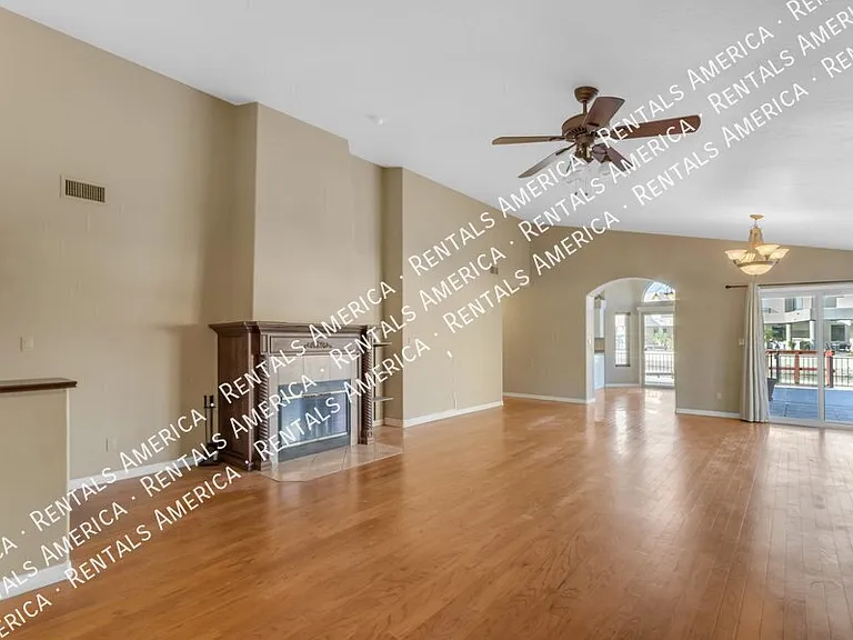 5822 W Abraham Ln — Photo 4