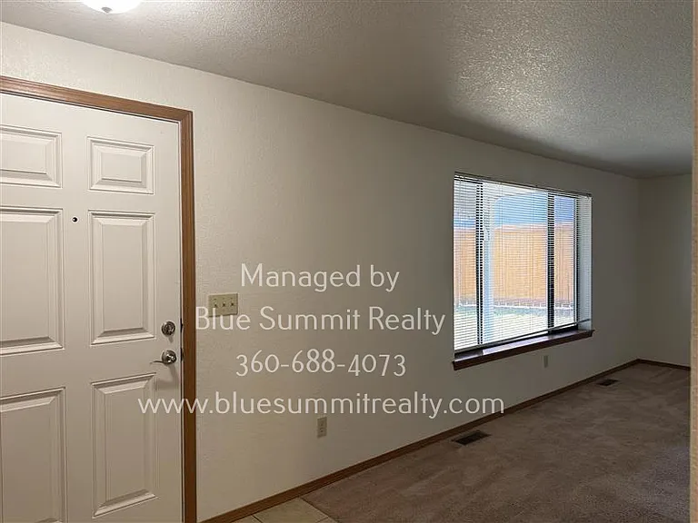 2120 Agate Ct SE — Photo 4