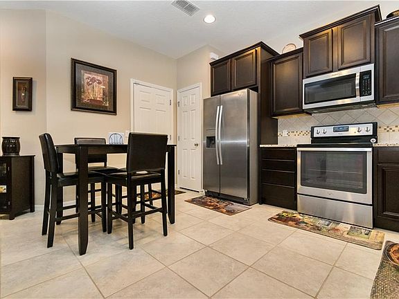 4th image of 10805 Corsican St #8
