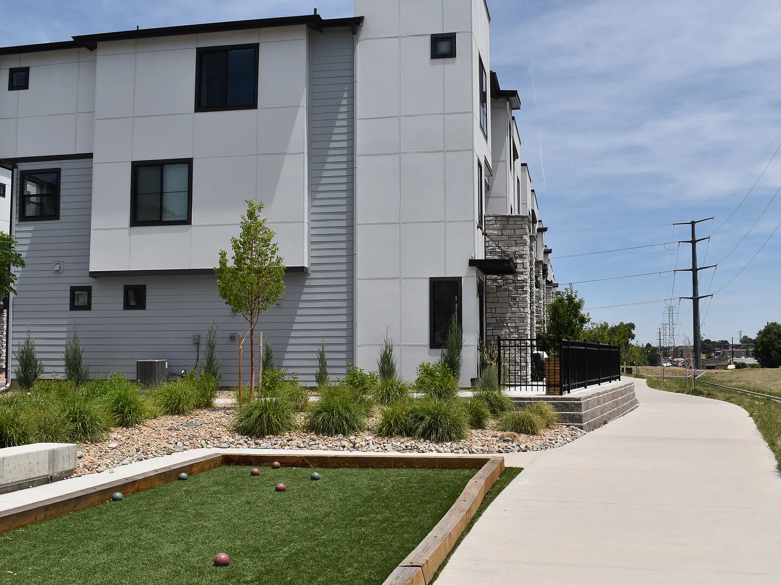S Holly St, Denver — Photo 2
