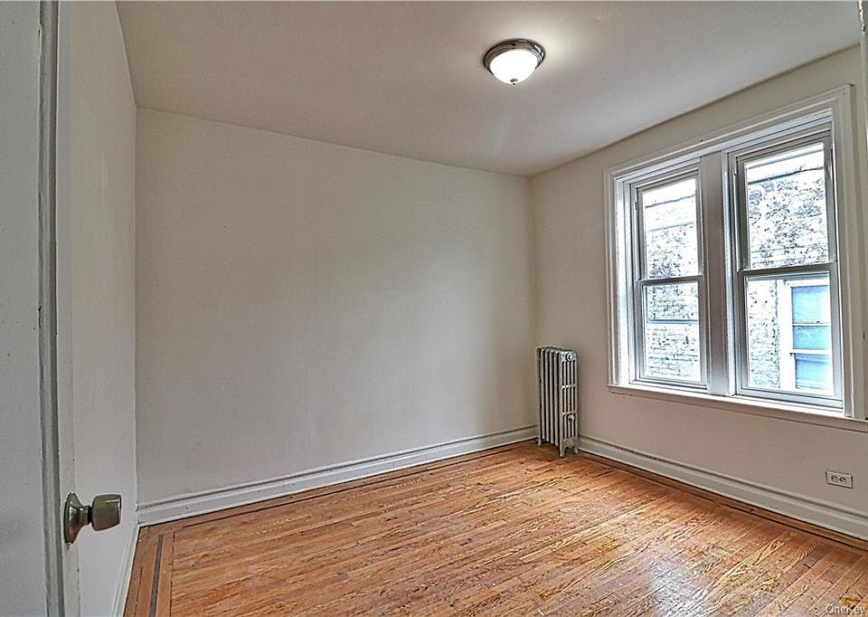 2nd image of 1035 E 217th St #2F