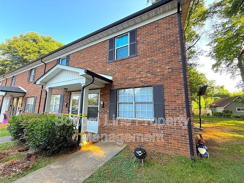 1st image of 326 S Columbia St APT 6