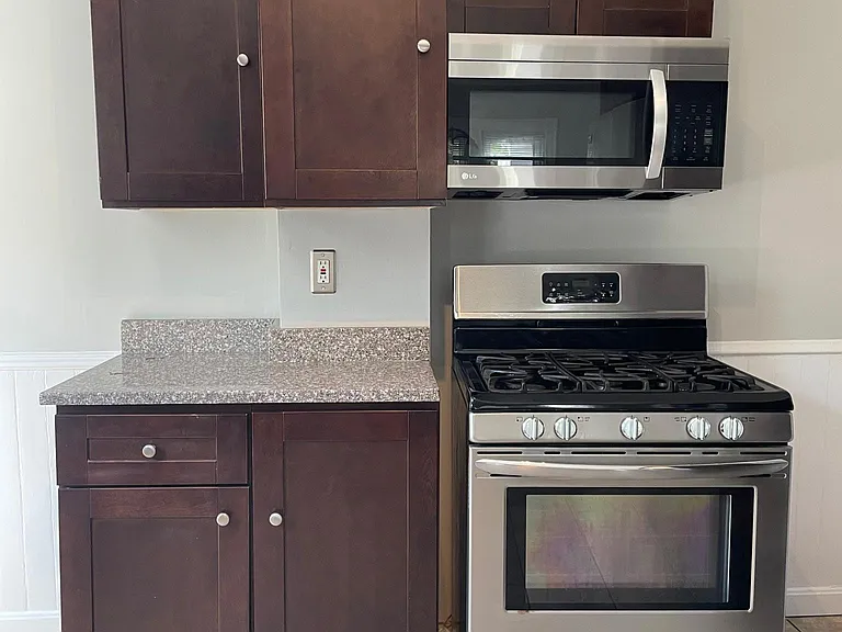 21 Phillips St — Photo 3