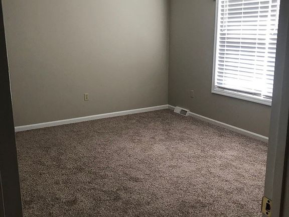 5th image of 254 S Collins St APT 1