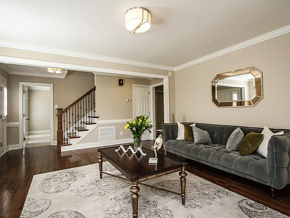5th image of 6724 Alexander Hall Dr