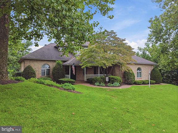 3rd image of 9671 Forest Ridge Rd