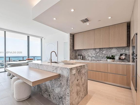 4th image of 500 Alton Rd #2705
