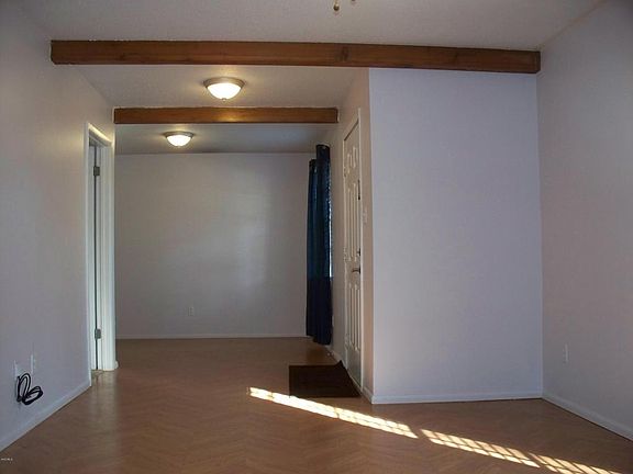 3rd image of 4015 Yosemite Dr