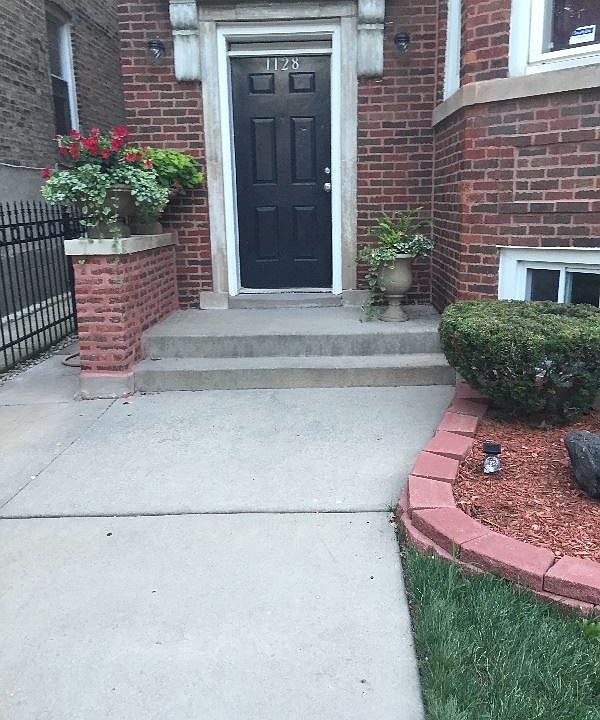 1st image of 1128 S Mayfield Ave