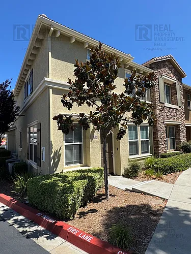 30505 Canyon Hills Rd Photo 1