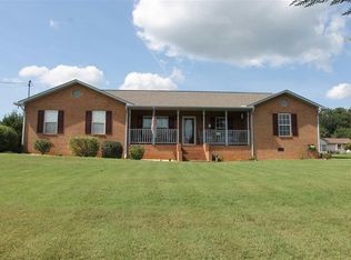 506 Scenic View Dr, Seymour, TN 37865