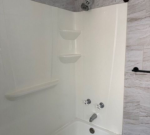 3rd image of 4426 N Lakewood Blvd APT 1