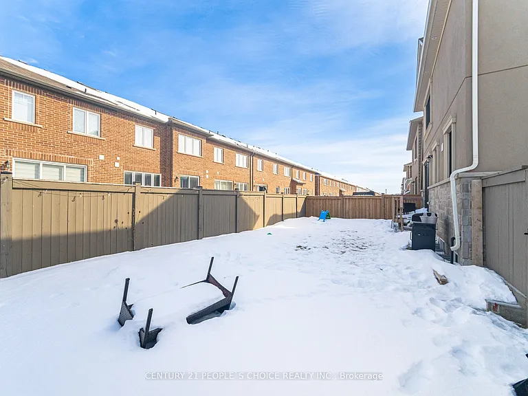 744 E Kennedy Cir W #UPPER — Photo 43