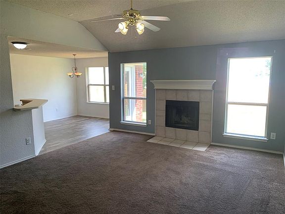 4th image of 607 Saint Eric Dr