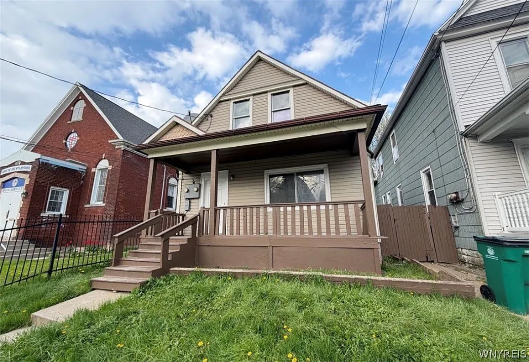 2 bed, 1.0 bath, 1512 sqft, $1,200 — Photo 1