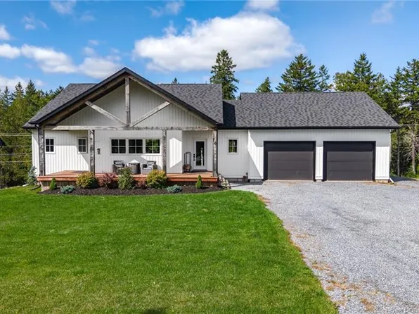70 Longwood Dr, Rothesay, NB E2E 0C2